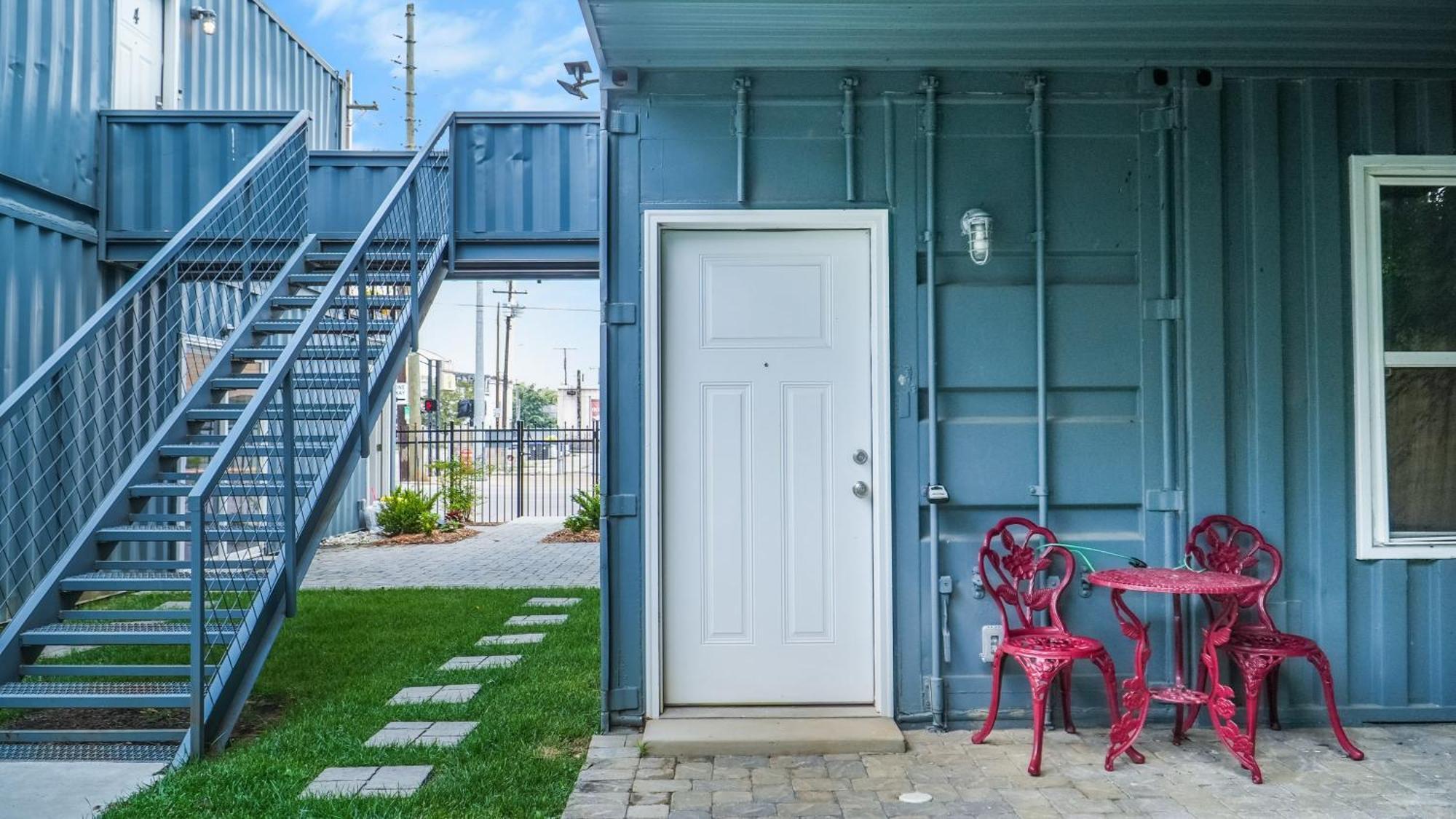 Apartment Unique Shipping Container Retreat: Six 1br Units Louisville