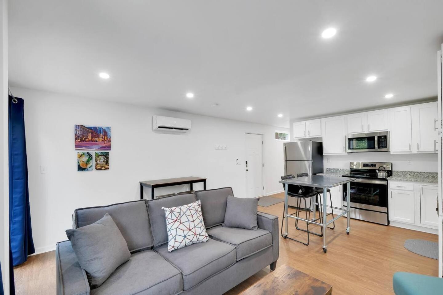 Unique Shipping Container Retreat: Six 1br Units Apartment Louisville