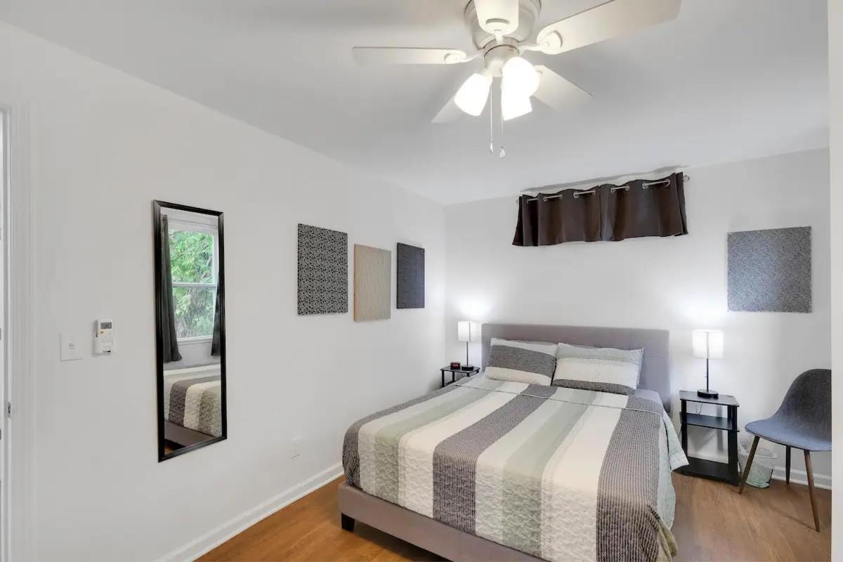 Unique Shipping Container Retreat: Six 1br Units Apartment Louisville