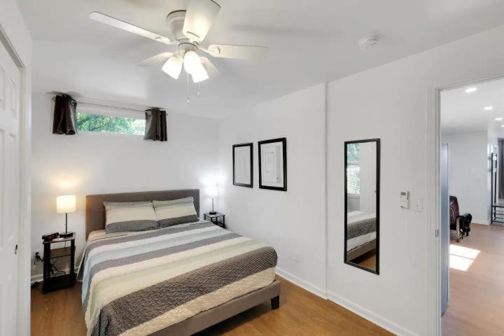 Apartment Unique Shipping Container Retreat: Six 1br Units *